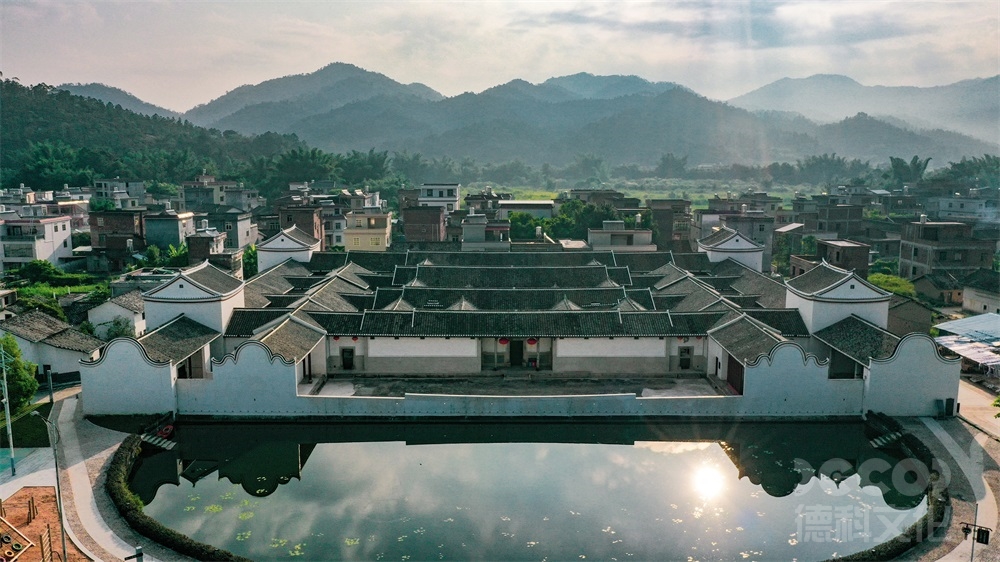 自然歷史展覽館設(shè)計(jì)如何利用多媒體技術(shù)增強(qiáng)展覽的互動(dòng)性？